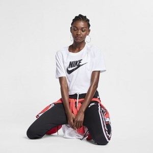 Camiseta Cropped Nike Sportswear Essentials - White